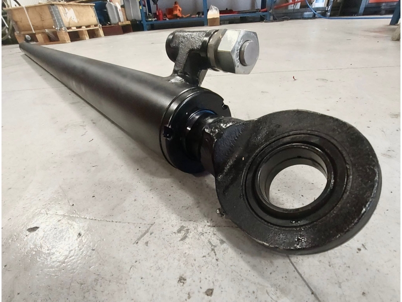 Profesjonalna regeneracja siłowników hydraulicznych w CHSS