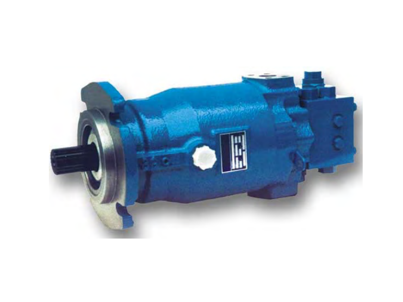 Osiowy silnik tłokowy z układem zamkniętym o stałej wyda